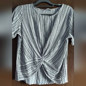 POTTER'S POT Ladies Pullover Blouse Size Large Short Sleeves Smoke Free Home